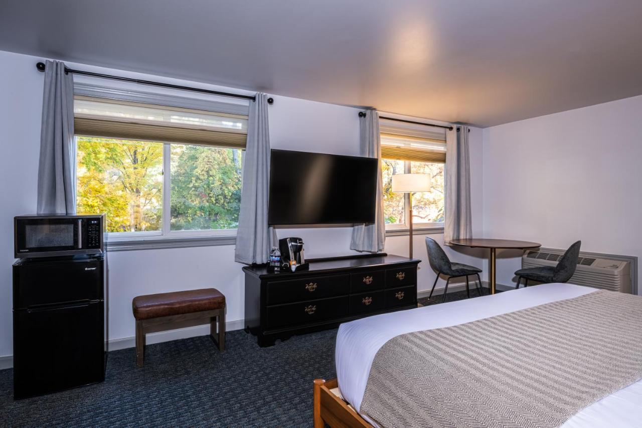 Riverhouse By Weekender Formerly Jack Daniels Inn Peterborough Extérieur photo