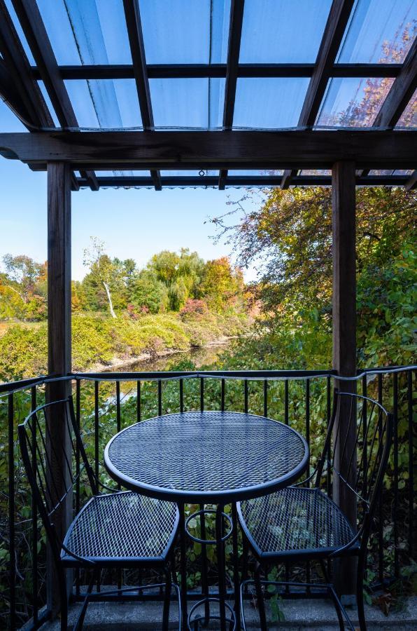 Riverhouse By Weekender Formerly Jack Daniels Inn Peterborough Extérieur photo