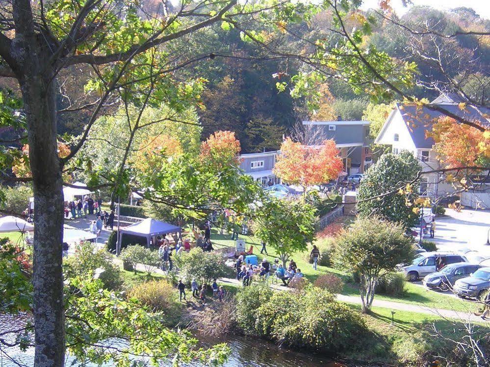 Riverhouse By Weekender Formerly Jack Daniels Inn Peterborough Extérieur photo
