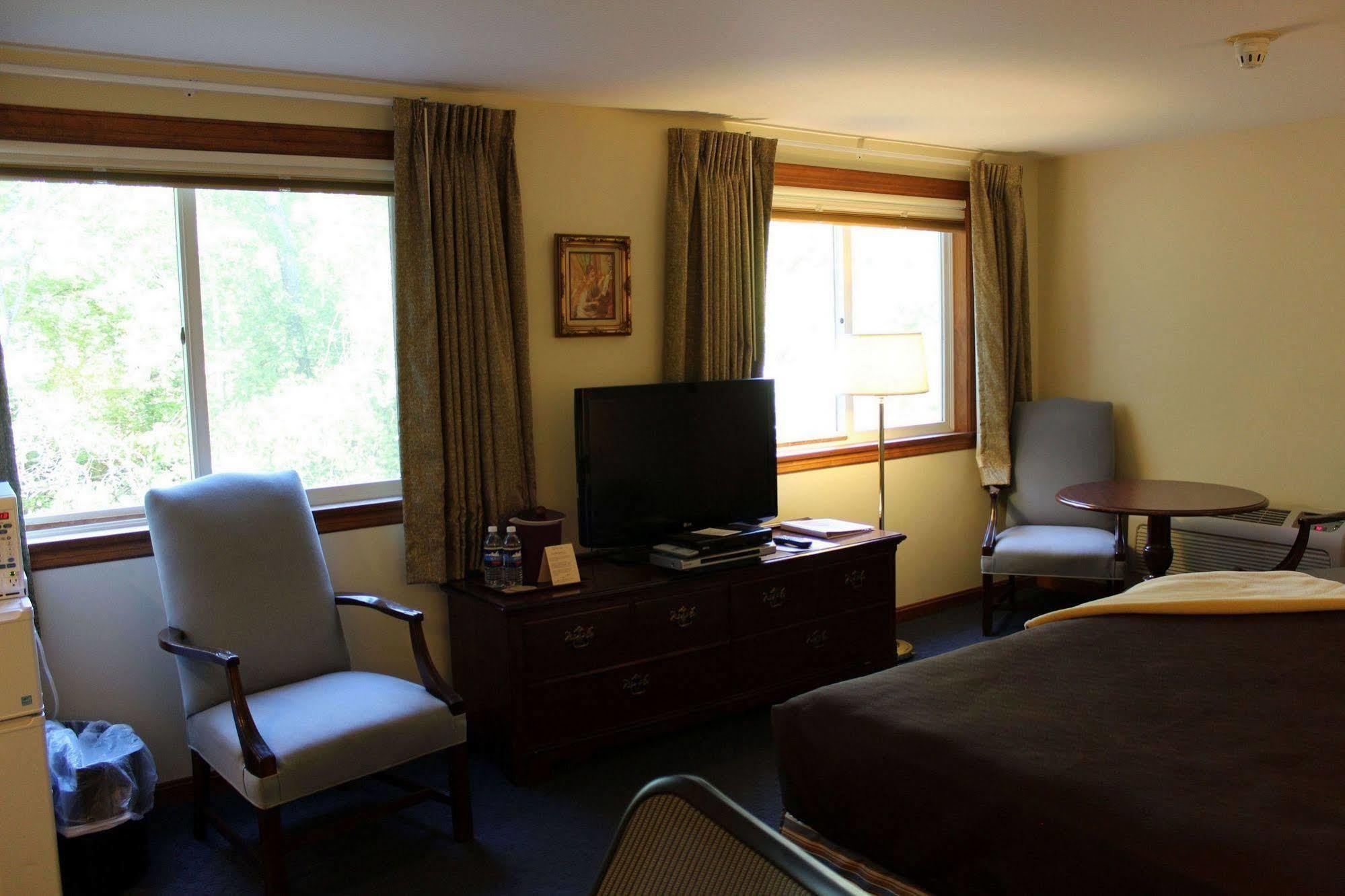 Riverhouse By Weekender Formerly Jack Daniels Inn Peterborough Extérieur photo